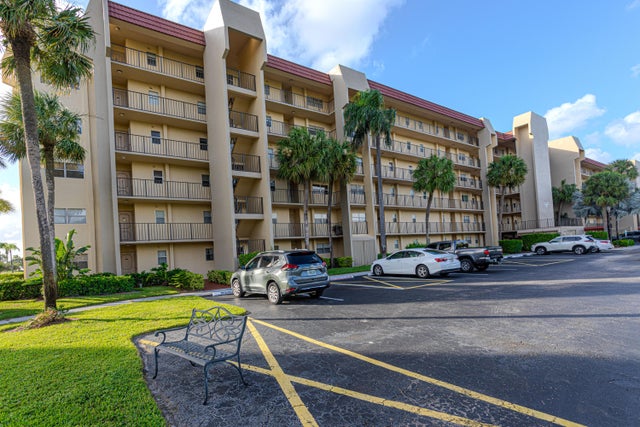 3 of 41 - 3755 Via Poinciana #101, Lake Worth, FL
