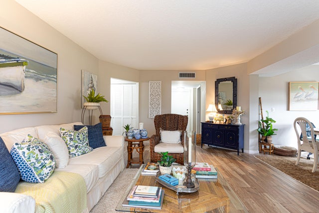 5 of 41 - 3755 Via Poinciana #101, Lake Worth, FL