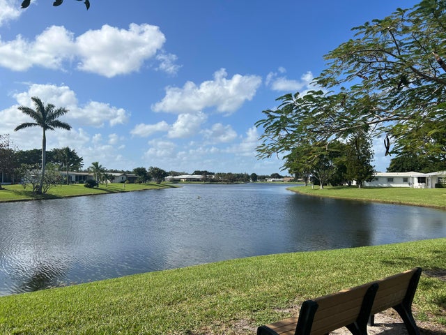4 of 40 - 5086 Campanelli Cir, West Palm Beach, FL