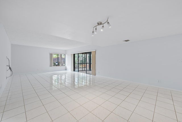 3 of 29 - 1660 Twelve Oaks Wy #205, North Palm Beach, FL