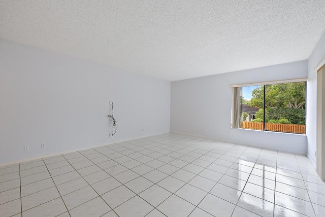 4 of 29 - 1660 Twelve Oaks Wy #205, North Palm Beach, FL