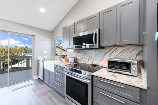 2 of 39 - 1441 Ne 14th Court #4, Jensen Beach, FL