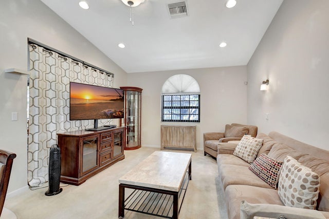3 of 44 - 5415 Verona Dr #i, Boynton Beach, FL