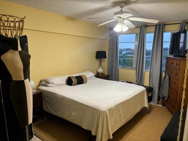 3 of 11 - 505 Spencer Drive #307, West Palm Beach, FL
