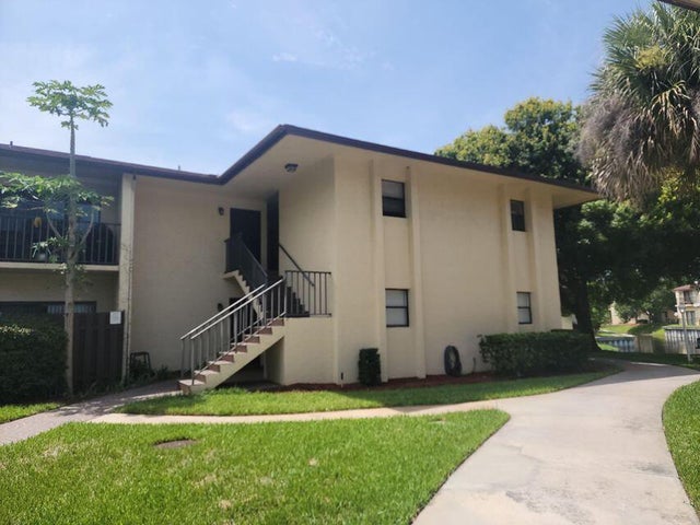 1 of 10 - 2050 Oleander Boulevard #11202, Fort Pierce, FL