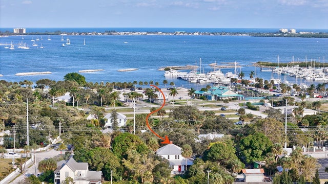 2 of 40 - 419 N 2nd St, Fort Pierce, FL