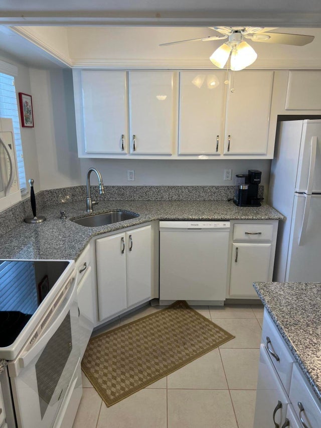 3 of 23 - 18081 Se Country Club Drive #290, Jupiter, FL
