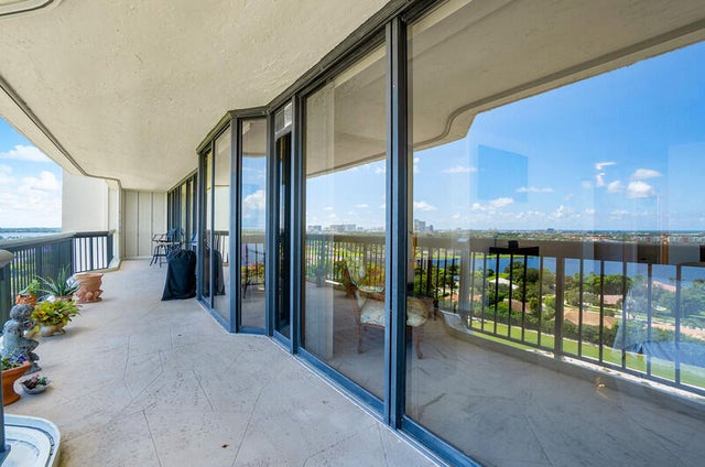 4 of 67 - 1900 Consulate Place #1702, West Palm Beach, FL