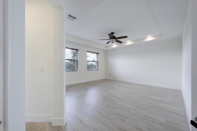 4 of 32 - 2392 Bellarosa Cir, Royal Palm Beach, FL