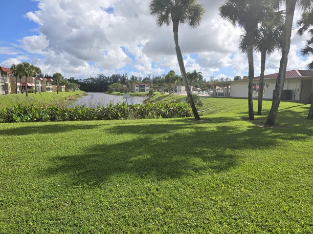2 of 27 - 112 Lake Dora Dr, West Palm Beach, FL