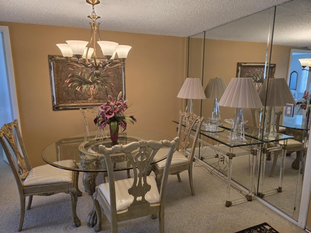 3 of 27 - 112 Lake Dora Dr, West Palm Beach, FL