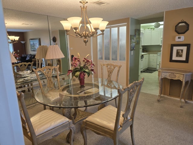 4 of 27 - 112 Lake Dora Dr, West Palm Beach, FL