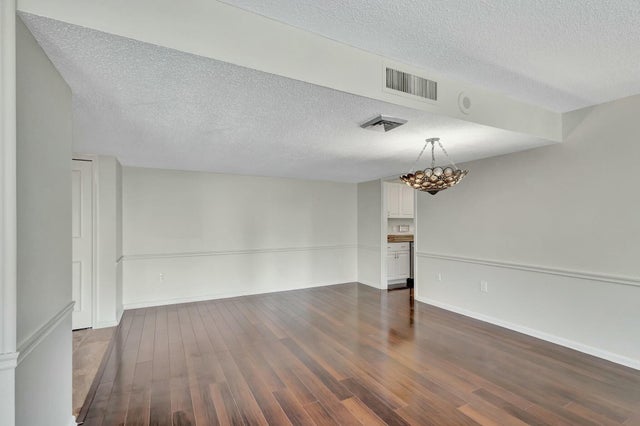 5 of 35 - 4200 N Ocean Dr #2-202, Singer Island, FL