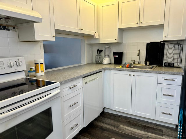3 of 15 - 2581 N Garden Drive N #309, Lake Worth, FL