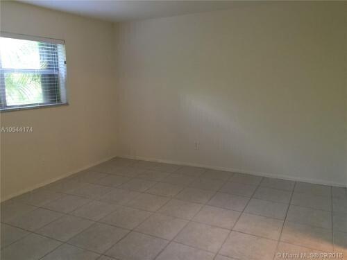 3 of 5 - 961 Nw 45th St #3, Deerfield Beach, FL