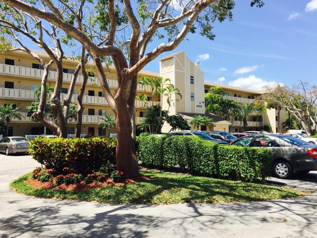 1 of 41 - 6936 Huntington Lane #405, Delray Beach, FL