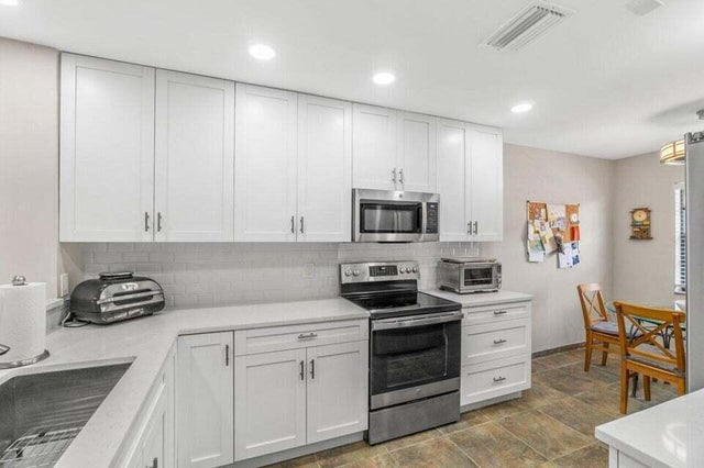 3 of 43 - 25 Stratford Drive #d, Boynton Beach, FL