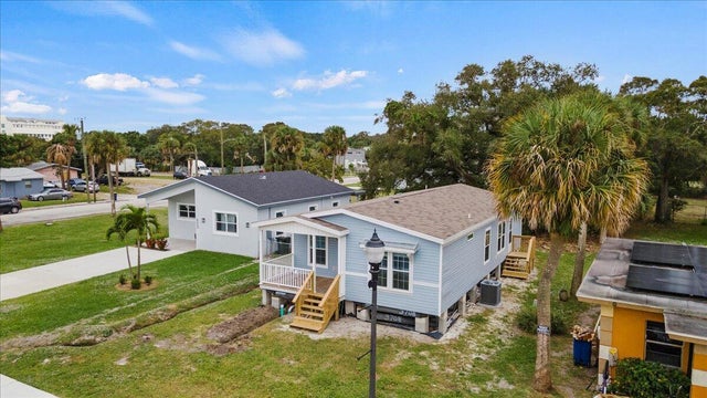 1 of 25 - 805 Avenue B, Fort Pierce, FL