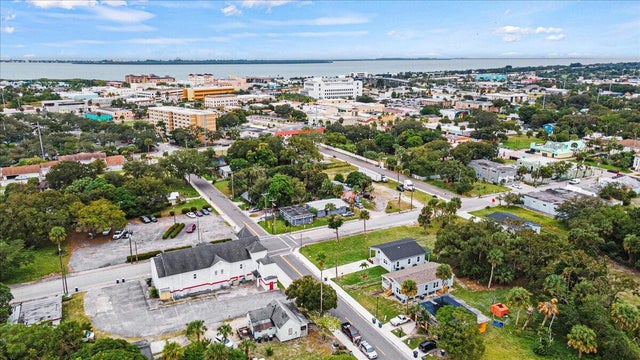 3 of 25 - 805 Avenue B, Fort Pierce, FL