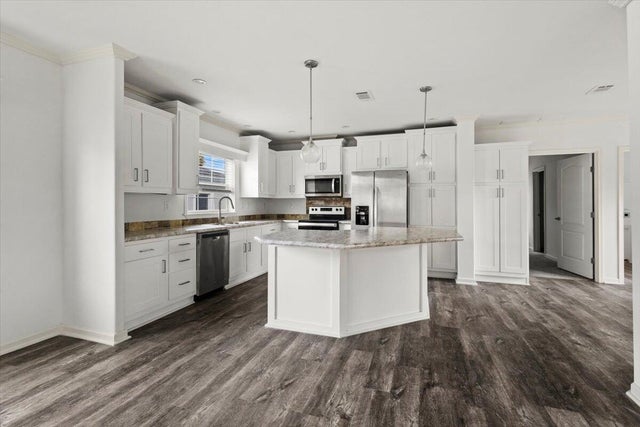 5 of 25 - 805 Avenue B, Fort Pierce, FL