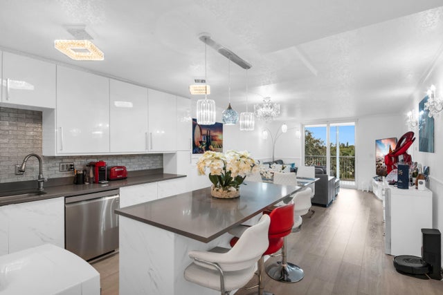 5700 Nw 2nd 409 Av #three, Boca Raton