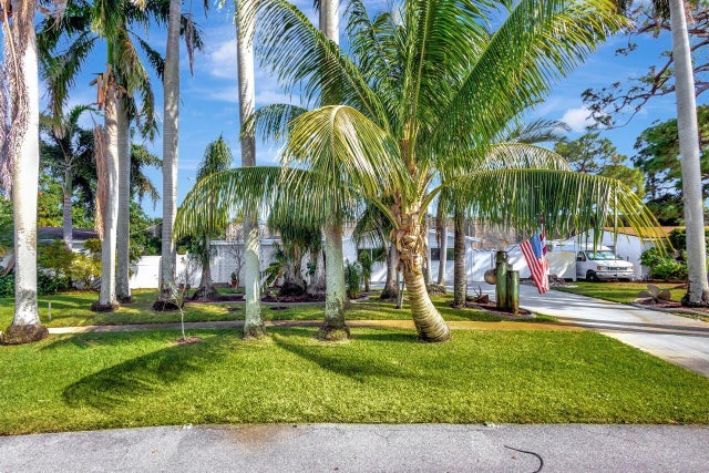 3 of 43 - 9520 Birmingham Dr, Palm Beach Gardens, FL