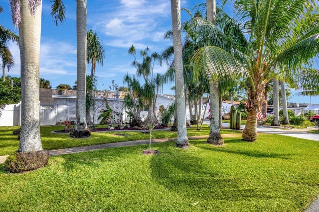 4 of 43 - 9520 Birmingham Dr, Palm Beach Gardens, FL