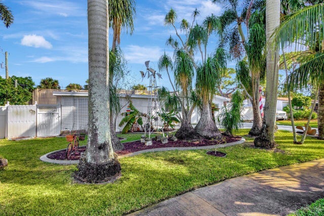 5 of 43 - 9520 Birmingham Dr, Palm Beach Gardens, FL