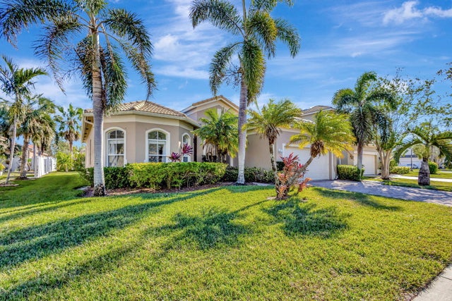 2 of 54 - 5532 Spanish River Rd, Fort Pierce, FL