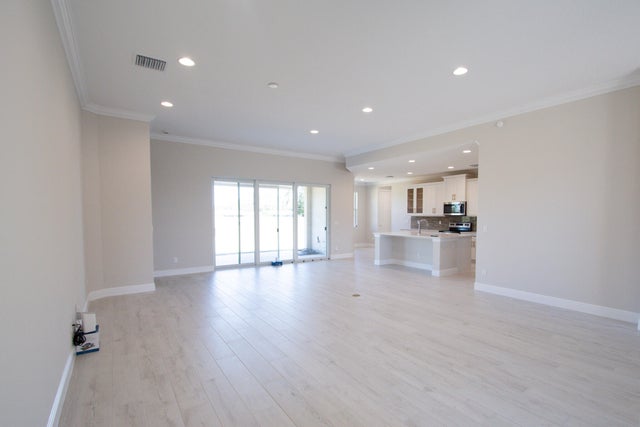 5 of 18 - 220 Sw Dalton Circle, Port Saint Lucie, FL