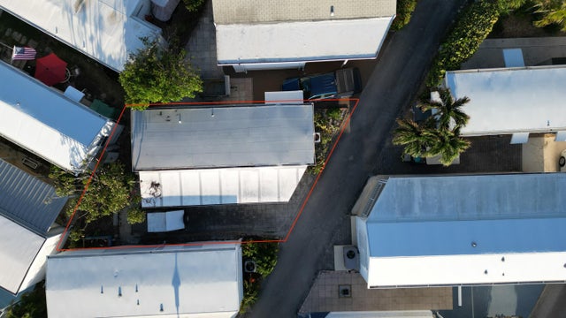 2 of 8 - 7 Cedar Dr E #e, Briny Breezes, FL