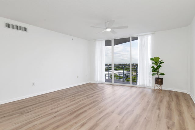 3 of 32 - 1551 N Flagler Drive #910, West Palm Beach, FL