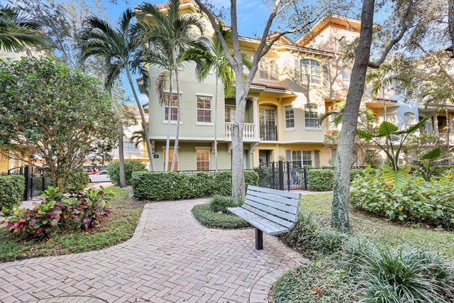 1 of 63 - 2751 Ravella Wy, Palm Beach Gardens, FL