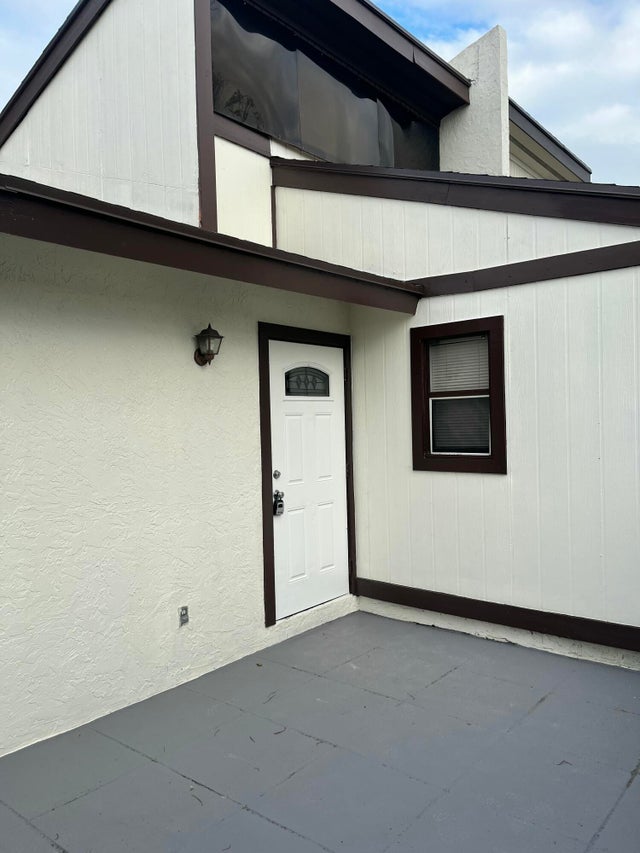 2 of 13 - 1763 Abbey Rd, West Palm Beach, FL