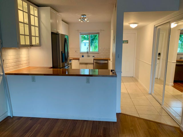 4 of 22 - 912 Pine Drive #204, Pompano Beach, FL