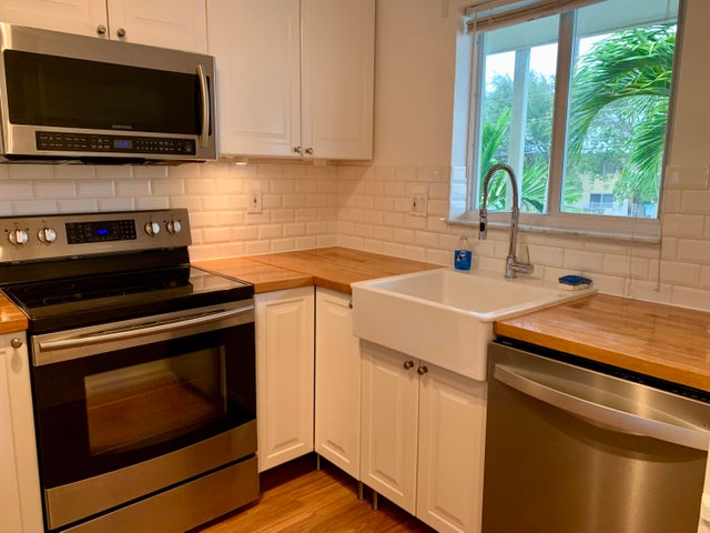 5 of 22 - 912 Pine Drive #204, Pompano Beach, FL