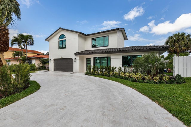 1 of 33 - 2447 Se 10th Street, Pompano Beach, FL
