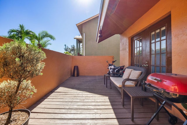 4 of 48 - 940 Sw 96th Avenue, Pembroke Pines, FL