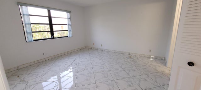 4 of 16 - 4700 Lucerne Lakes Boulevard #407, Lake Worth, FL