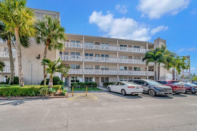 2 of 49 - 168 Wellington J, West Palm Beach, FL