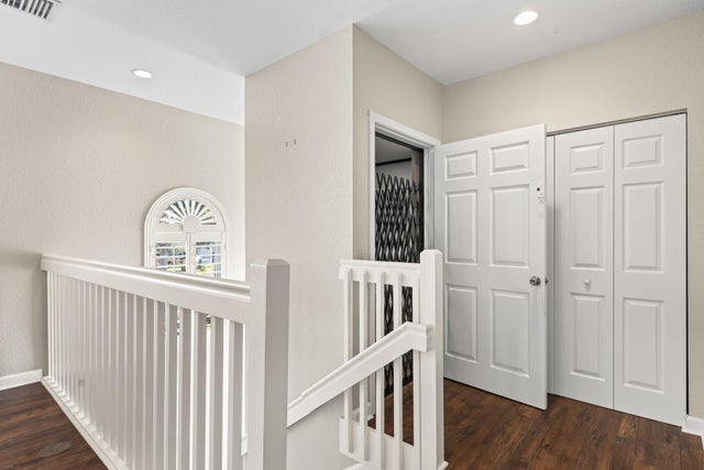 4 of 33 - 1557 Se Prestwick Lane #4, Port Saint Lucie, FL