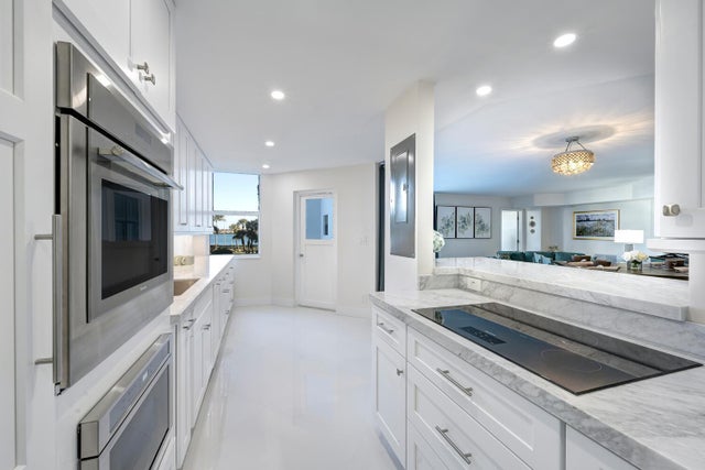 3 of 24 - 3800 Washington Road #211, West Palm Beach, FL