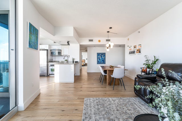 3 of 51 - 185 Sw 7th Street #4012, Miami, FL
