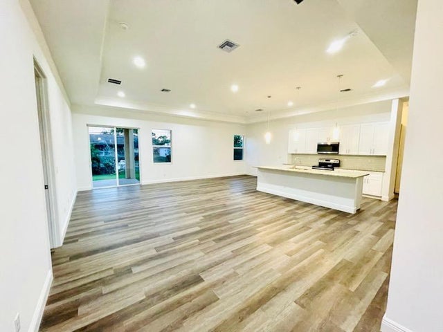 2 of 11 - 579 Sw Paar Drive, Port Saint Lucie, FL