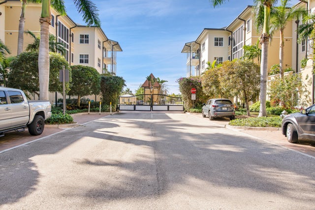 3 of 65 - 3960 N Flagler Dr #301, West Palm Beach, FL