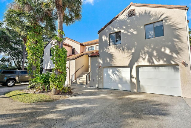 3 of 20 - 13 Via De Casas Sur #202, Boynton Beach, FL