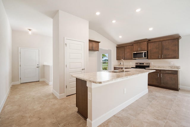 5 of 22 - 5564 Lugo Street, Fort Pierce, FL
