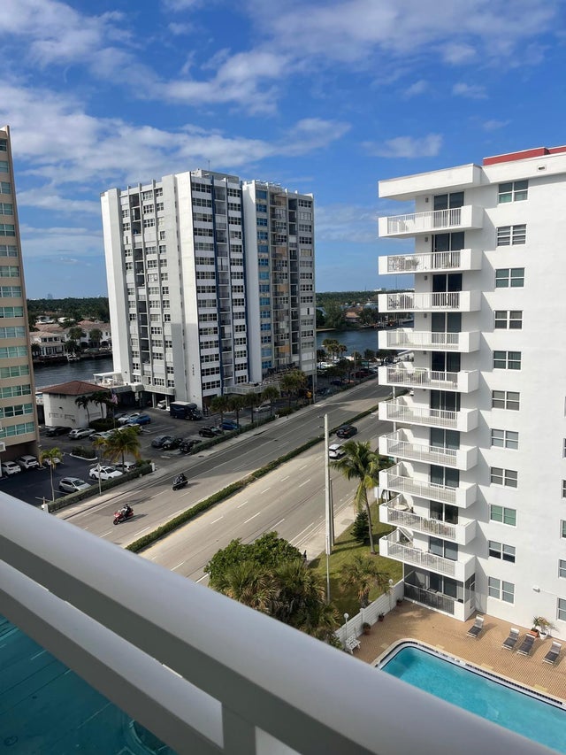 2 of 33 - 1701 S Ocean Drive #902, Hollywood, FL