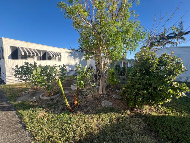 4 of 11 - 21 Ruthmary Av #g, Briny Breezes, FL