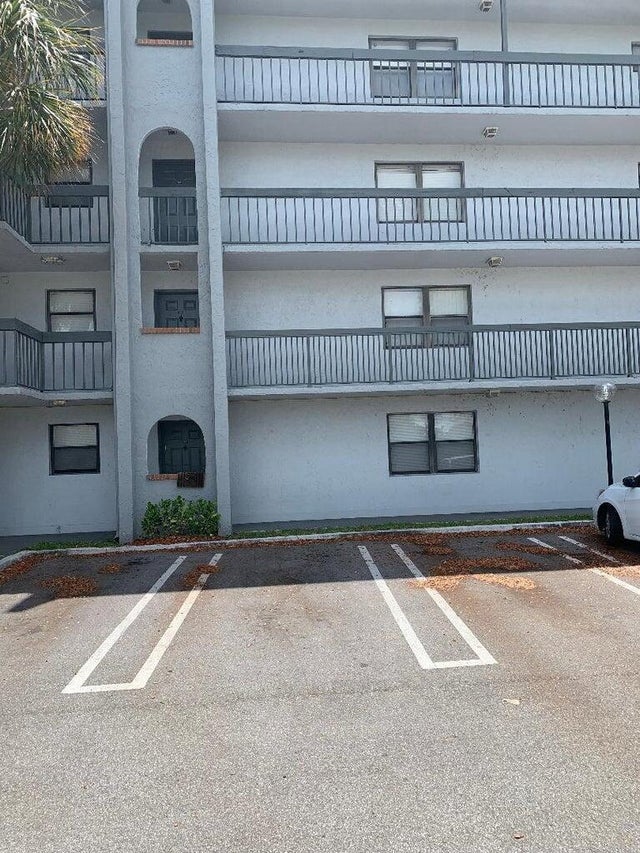 1 of 9 - 2050 N Congress Avenue #301, West Palm Beach, FL
